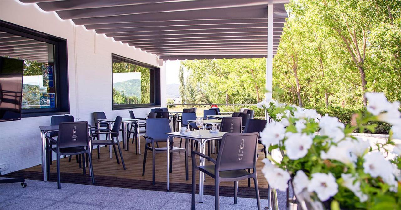 Hostal Restaurante Cuatro Caminos Cubillos del Sil Extérieur photo