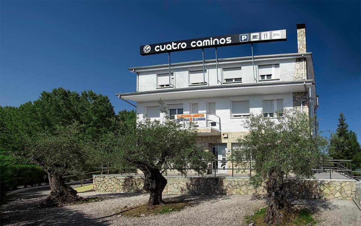 Hostal Restaurante Cuatro Caminos Cubillos del Sil Extérieur photo